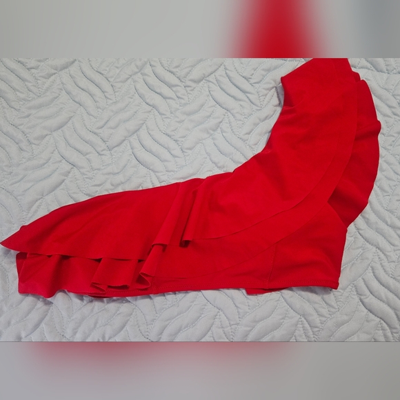 NWT One should bikini top, Red,  Ruffles - Picture 3 of 3